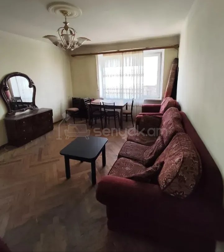 1 Սենյականոց Բնակարան Քարե Շենքում, 45քմ, 4/5 հարկ, Նորմալ Վիճակում, Կահավորված, Արևկող