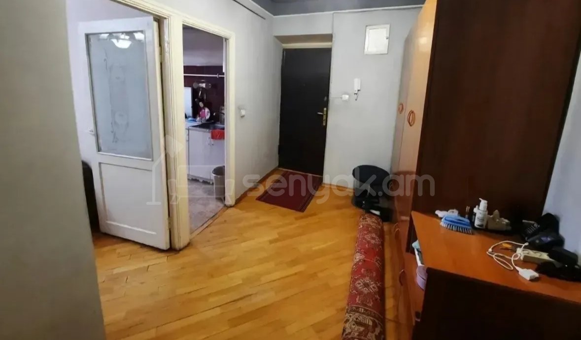 3 Սենյականոց Բնակարան Քարե Շենքում, 78քմ, 3/5 հարկ, Նորմալ Վիճակում, Կահավորված