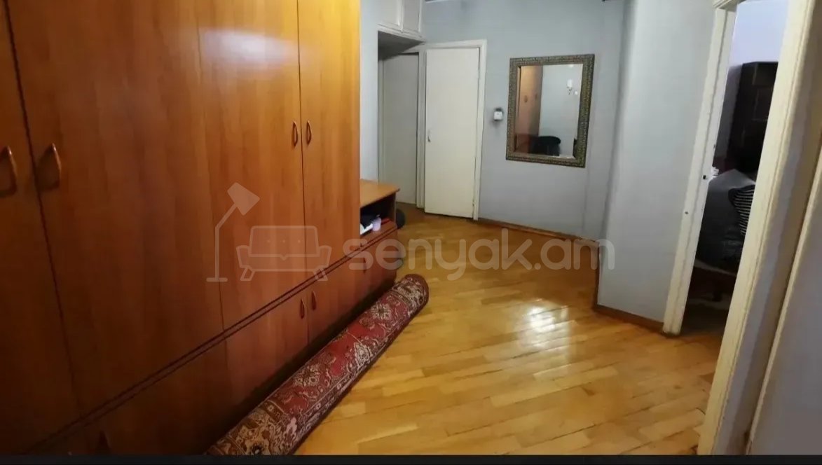 3 Սենյականոց Բնակարան Քարե Շենքում, 78քմ, 3/5 հարկ, Նորմալ Վիճակում, Կահավորված