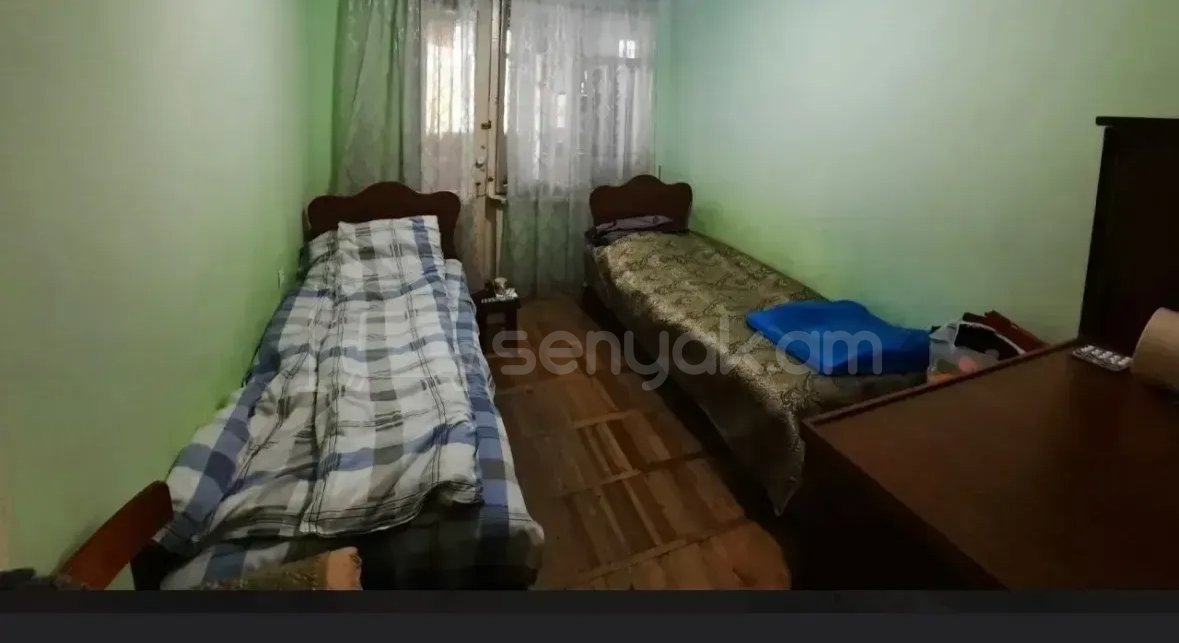 3 Սենյականոց Բնակարան Քարե Շենքում, 78քմ, 3/5 հարկ, Նորմալ Վիճակում, Կահավորված