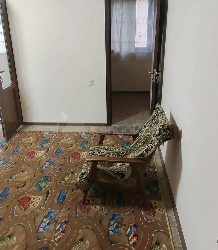 3 Սենյականոց Բնակարան, 77քմ, 5/9 հարկ, Նորմալ Վիճակում, Կահավորված