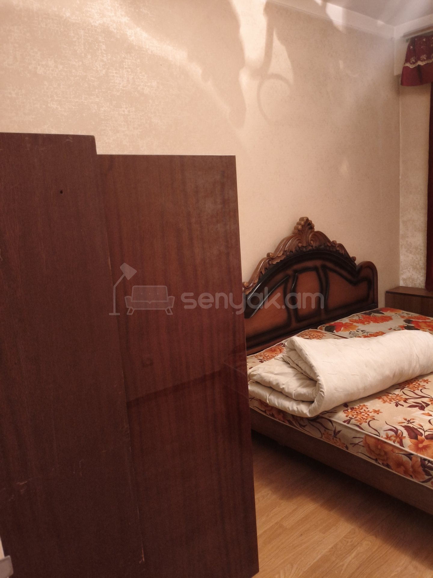 3 Սենյականոց Բնակարան Քարե Շենքում, 82քմ, 3/5 հարկ, Նորմալ Վիճակում, Կահավորված