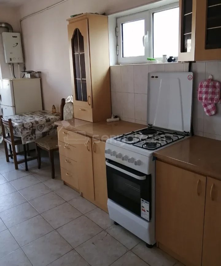 2 Սենյականոց Բնակարան Քարե Շենքում, 67քմ, 5/9 հարկ, Նորմալ Վիճակում, Կահավորված, Արևկող