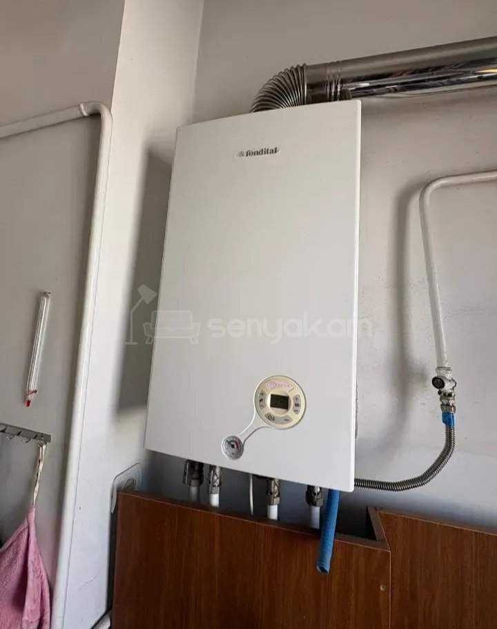 3 Սենյականոց Բնակարան Քարե Շենքում, 100քմ, 2/2 հարկ, Նորմալ Վիճակում, Կահավորված