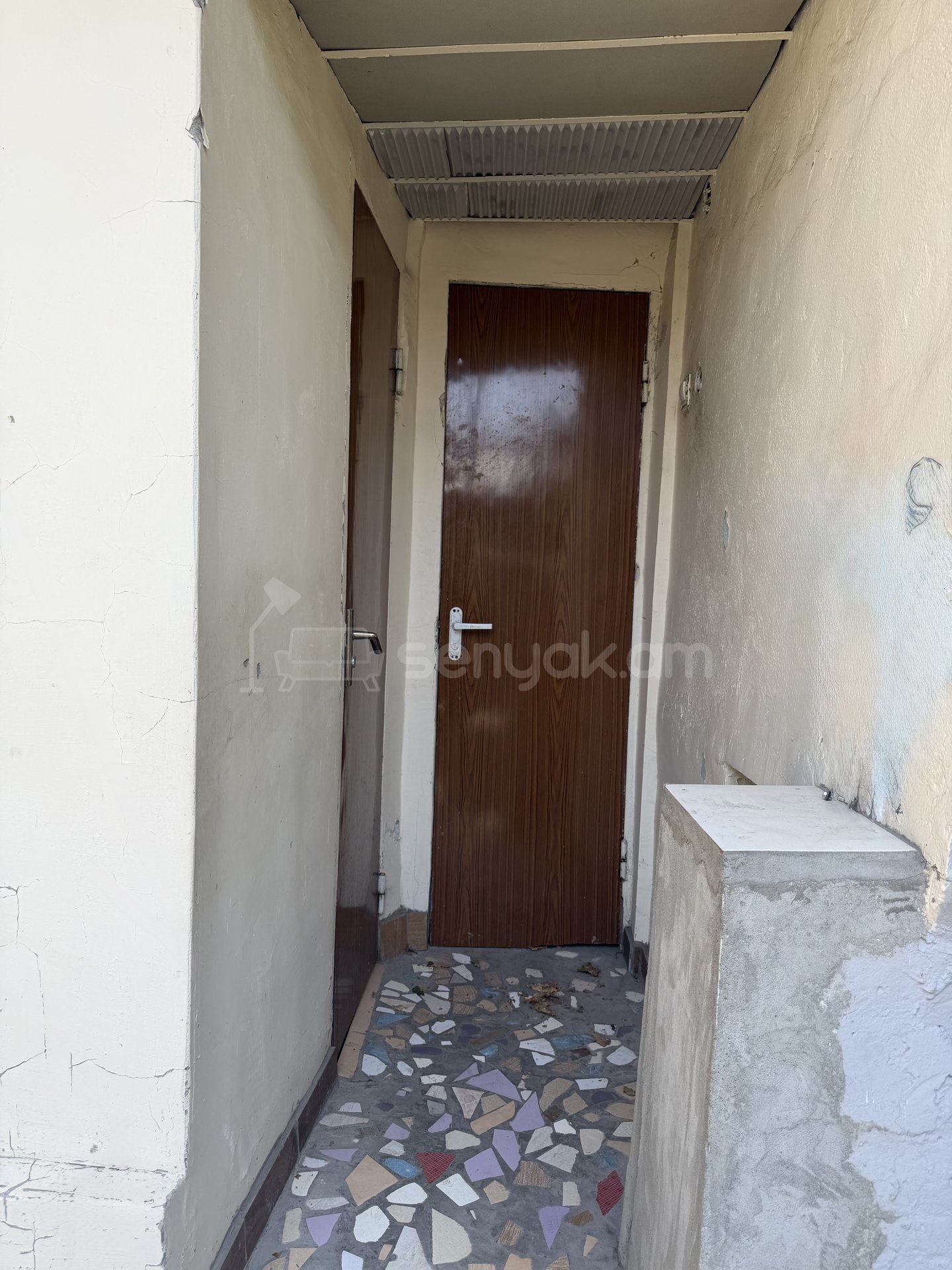 3 Սենյականոց Բնակարան Քարե Շենքում, 200քմ, 2/2 հարկ, Կոսմետիկ Վերանորոգված