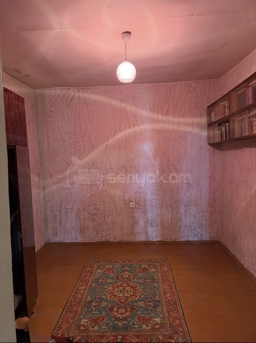 3 Սենյականոց Բնակարան Քարե Շենքում, 200քմ, 2/2 հարկ, Կոսմետիկ Վերանորոգված