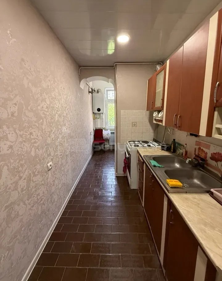 3 Սենյականոց Բնակարան Քարե Շենքում, 70քմ, 3/5 հարկ, Նորմալ Վիճակում, Կահավորված