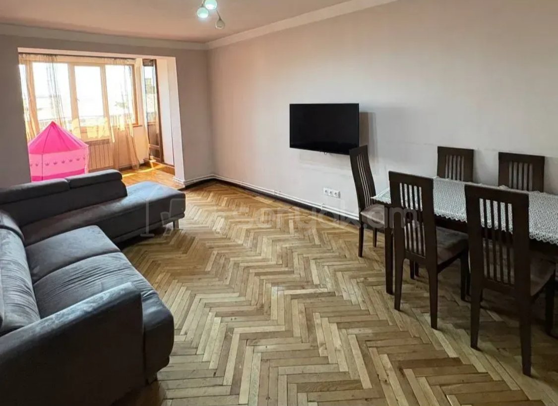 3 Սենյականոց Բնակարան, 75քմ, 5/5 հարկ, Նորմալ Վիճակում