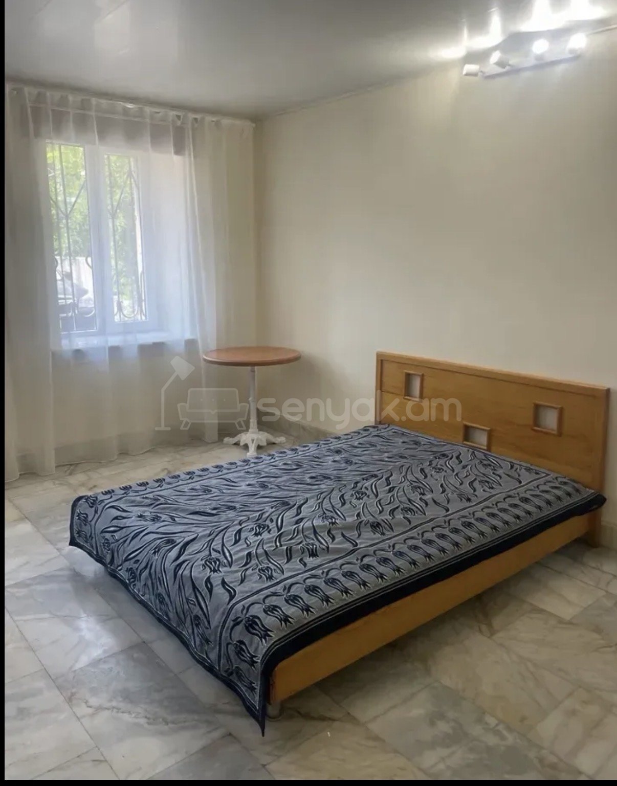 3 Սենյականոց Բնակարան Քարե Շենքում, 85քմ, 1/4 հարկ, Կապիտալ Վերանորոգված, Կահավորված