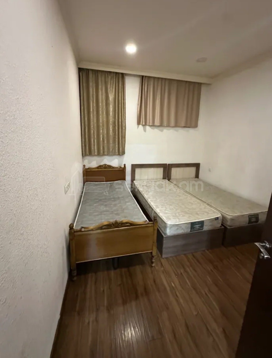 2 Սենյականոց Բնակարան Քարե Շենքում, 45քմ, 1/1 հարկ, Կապիտալ Վերանորոգված, Կահավորված