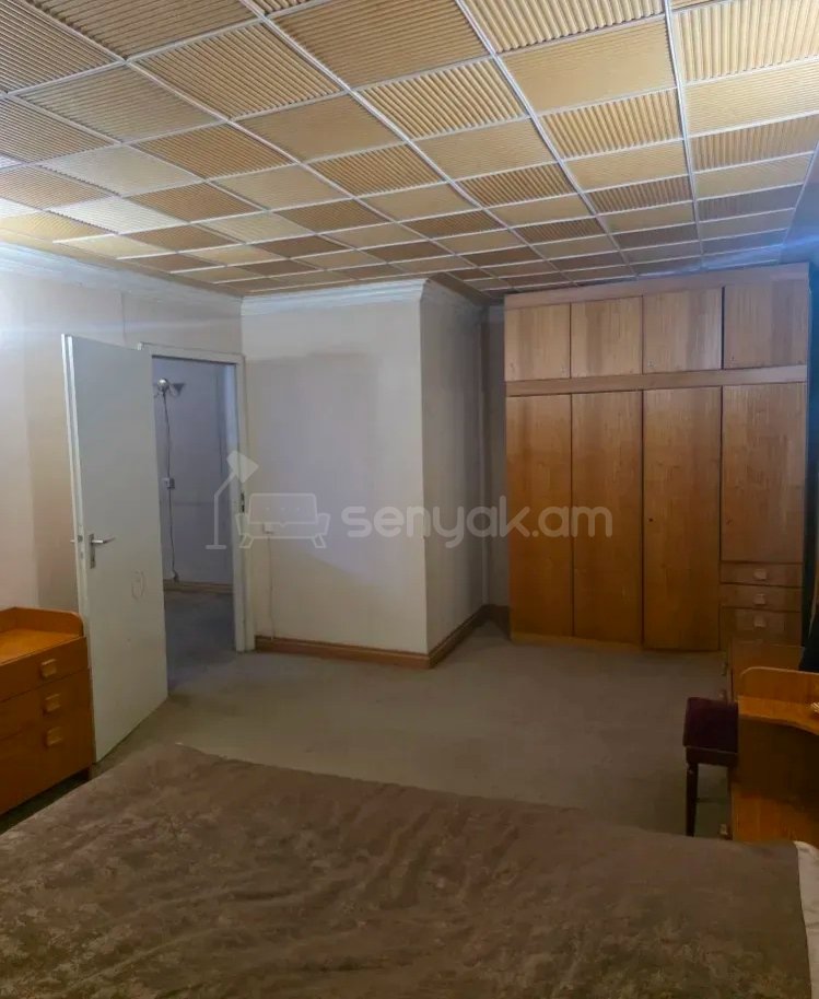 4 Սենյականոց Բնակարան Քարե Շենքում, 132քմ, 4/5 հարկ, Կոսմետիկ Վերանորոգված