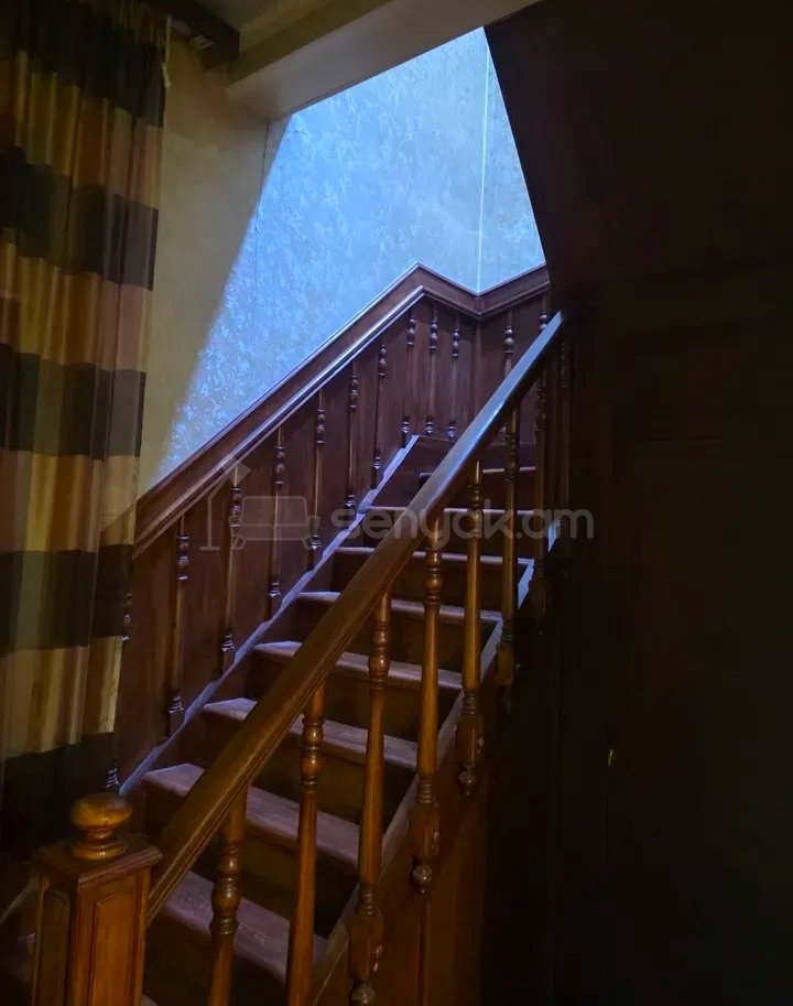 4 Սենյականոց Բնակարան Քարե Շենքում, 132քմ, 4/5 հարկ, Կոսմետիկ Վերանորոգված