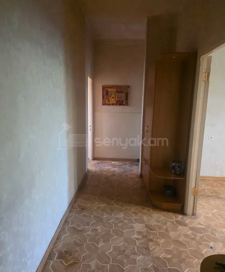 4 Սենյականոց Բնակարան Քարե Շենքում, 132քմ, 4/5 հարկ, Կոսմետիկ Վերանորոգված
