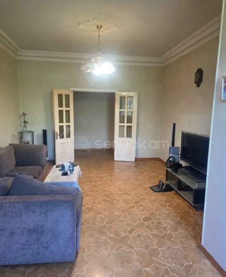 4 Սենյականոց Բնակարան Քարե Շենքում, 132քմ, 4/5 հարկ, Կոսմետիկ Վերանորոգված