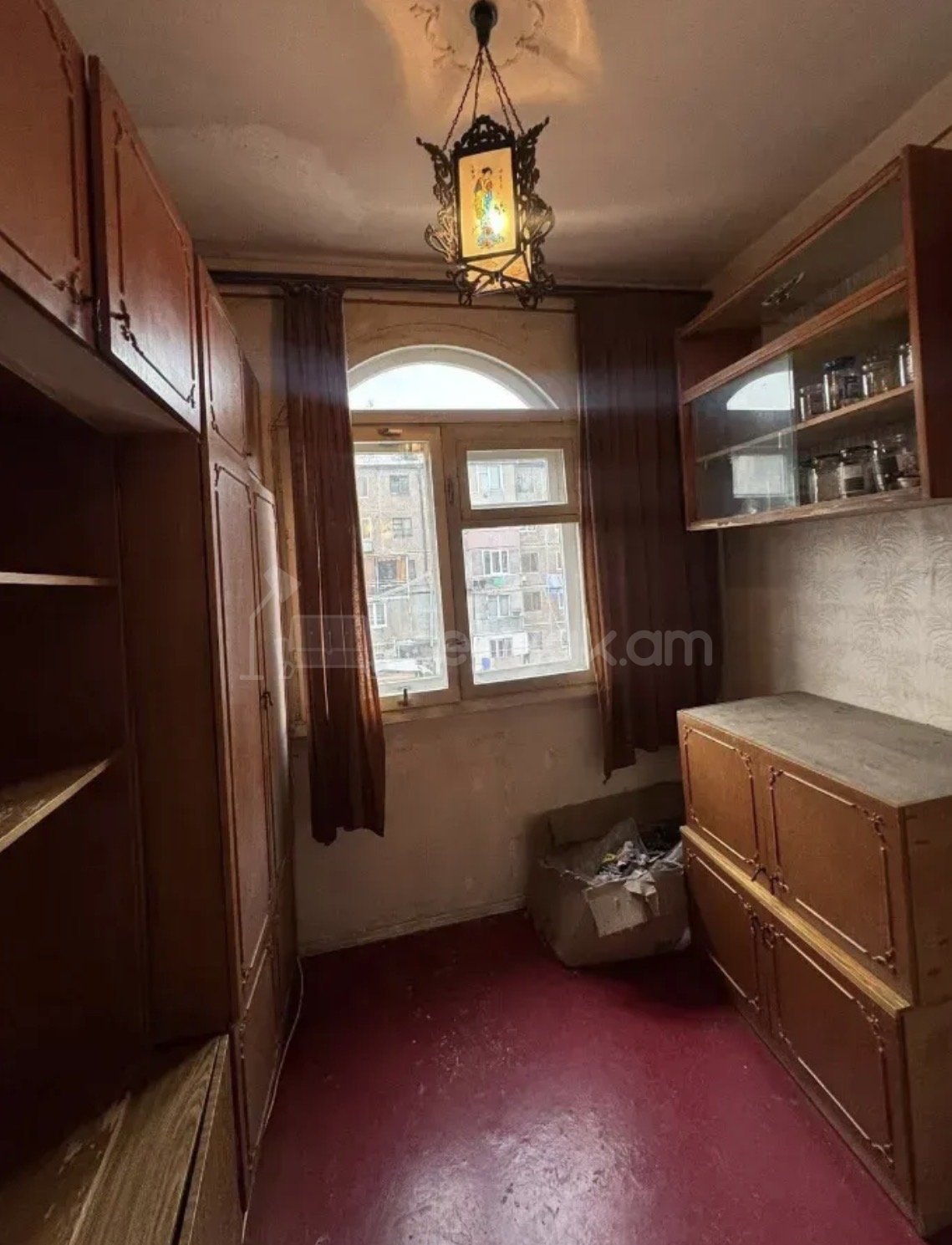 2 Սենյականոց Բնակարան Քարե Շենքում, 52քմ, 5/5 հարկ, Նորմալ Վիճակում