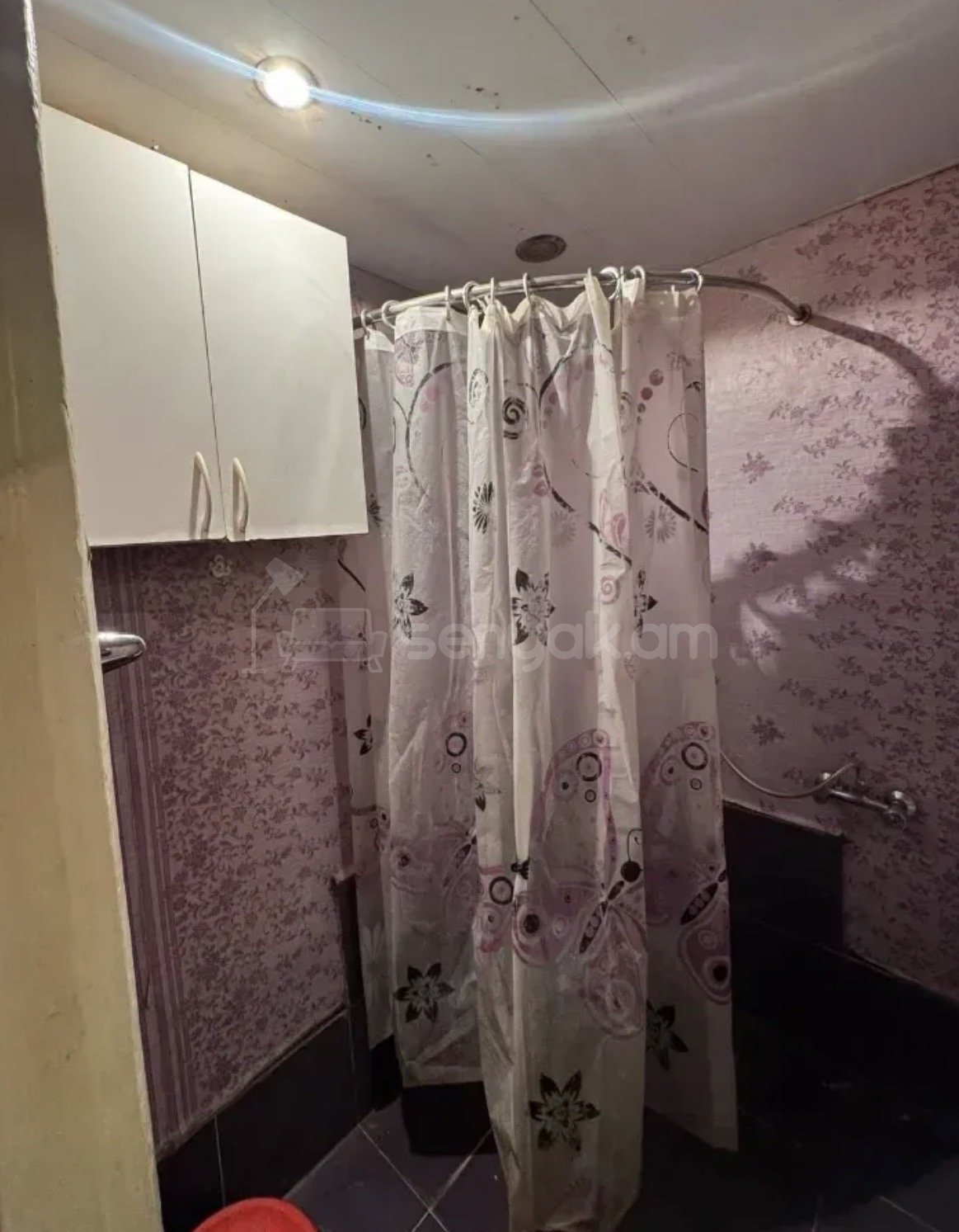 2 Սենյականոց Բնակարան Քարե Շենքում, 52քմ, 5/5 հարկ, Նորմալ Վիճակում
