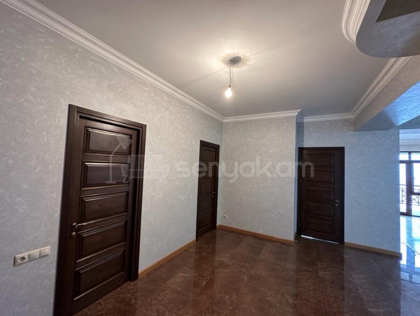 4 Սենյականոց Բնակարան Նորակառույցում, 180քմ, 10/15 հարկ, Դիզայներական Վերանորոգված