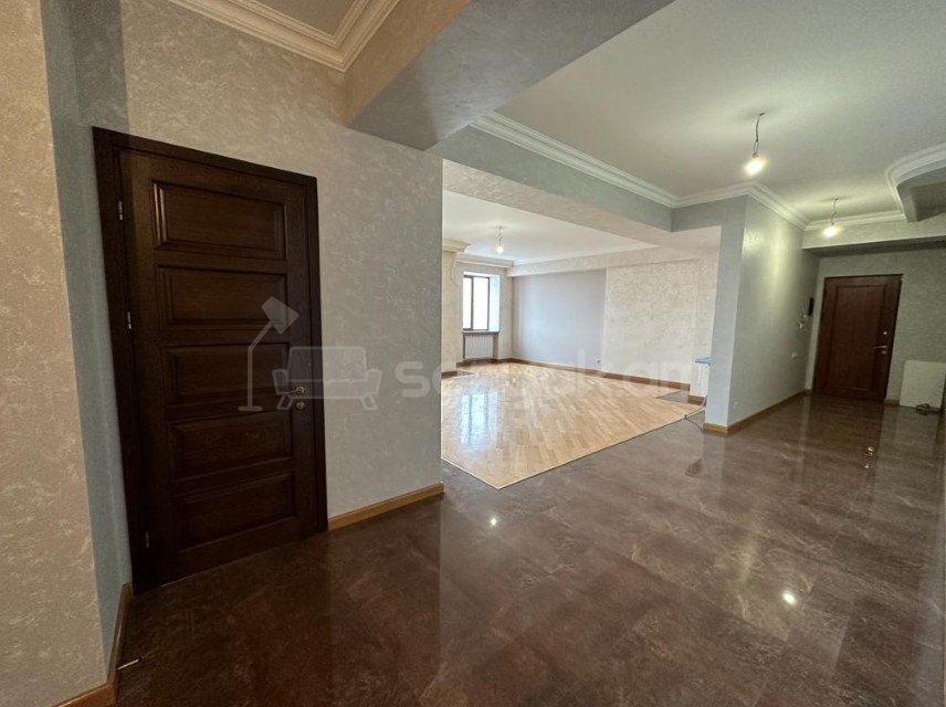 4 Սենյականոց Բնակարան Նորակառույցում, 180քմ, 10/15 հարկ, Դիզայներական Վերանորոգված