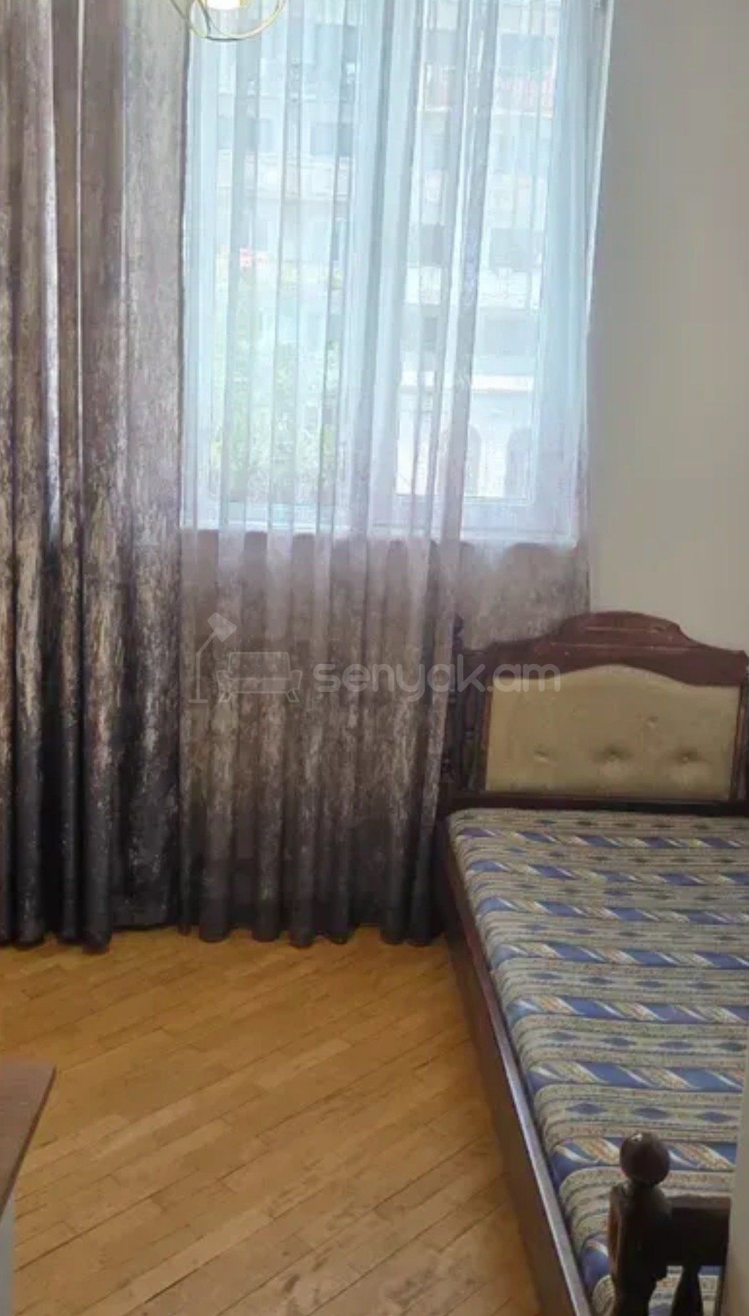 4 Սենյականոց Բնակարան Քարե Շենքում, 87քմ, 3/5 հարկ, Կապիտալ Վերանորոգված, Կահավորված
