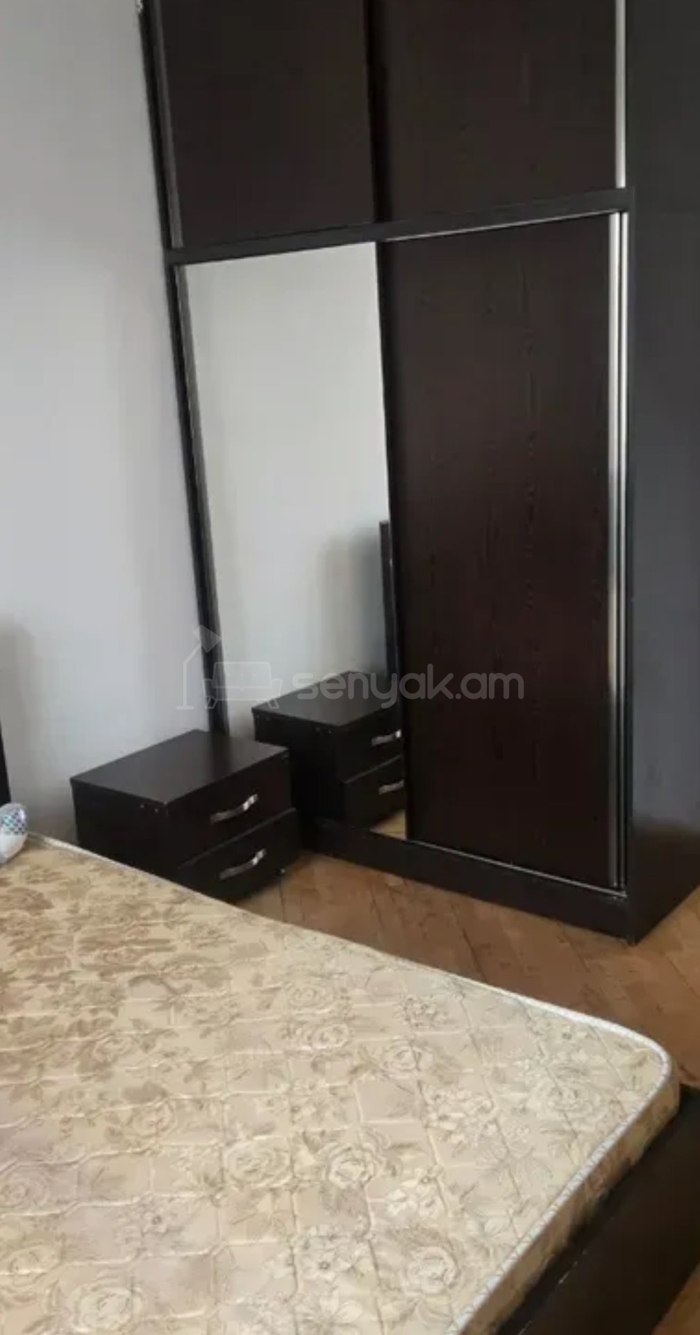 4 Սենյականոց Բնակարան Քարե Շենքում, 87քմ, 3/5 հարկ, Կապիտալ Վերանորոգված, Կահավորված