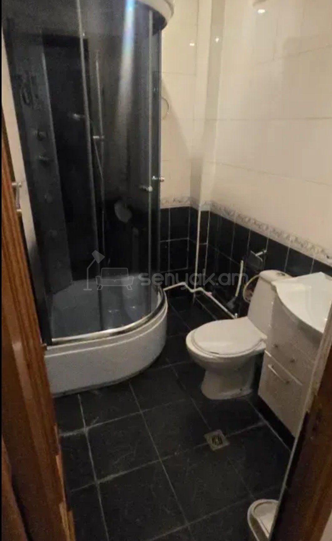 4 Սենյականոց Բնակարան Քարե Շենքում, 87քմ, 3/5 հարկ, Կապիտալ Վերանորոգված, Կահավորված