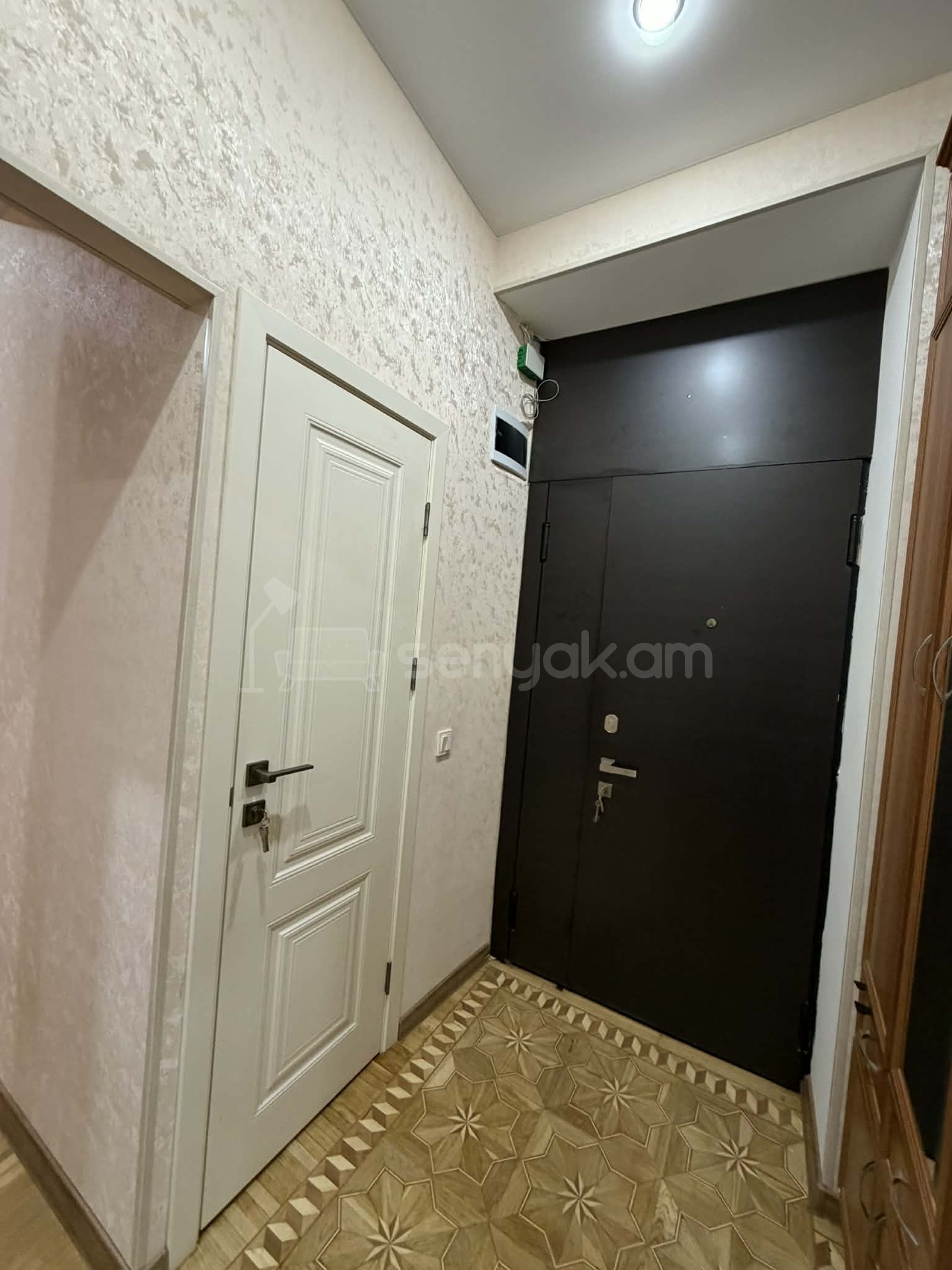 4 Սենյականոց Բնակարան, 90քմ, 2/4 հարկ, Կապիտալ Վերանորոգված, Կահավորված, Արևկող