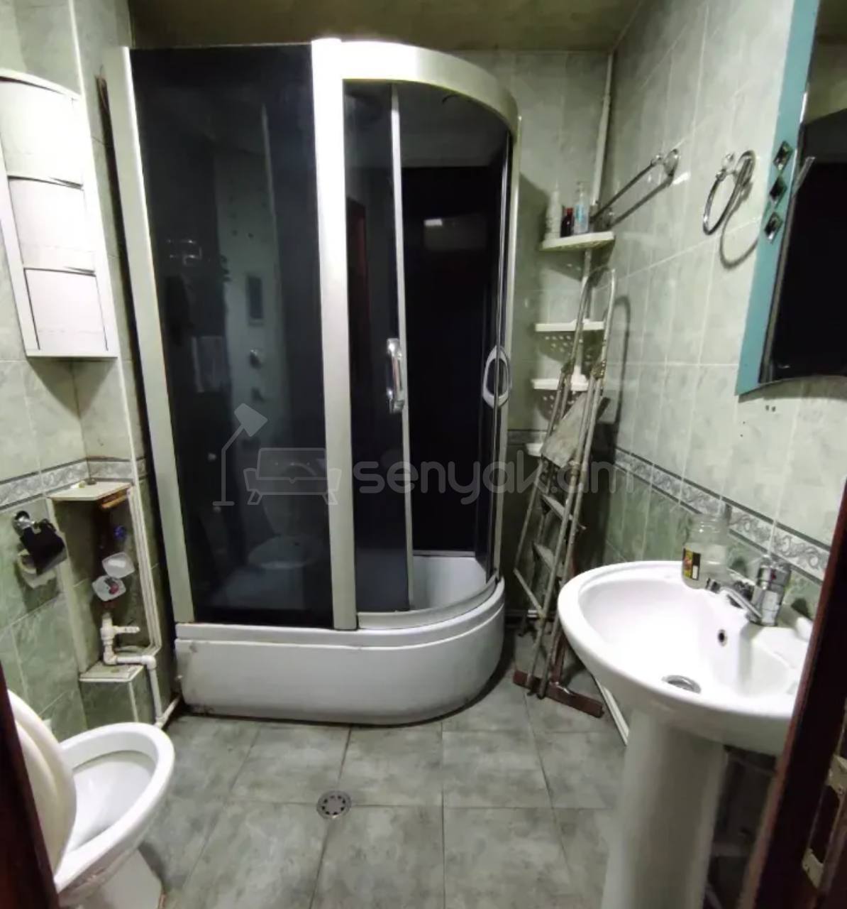 1 Սենյականոց Բնակարան Քարե Շենքում, 42քմ, 2/5 հարկ, Կապիտալ Վերանորոգված