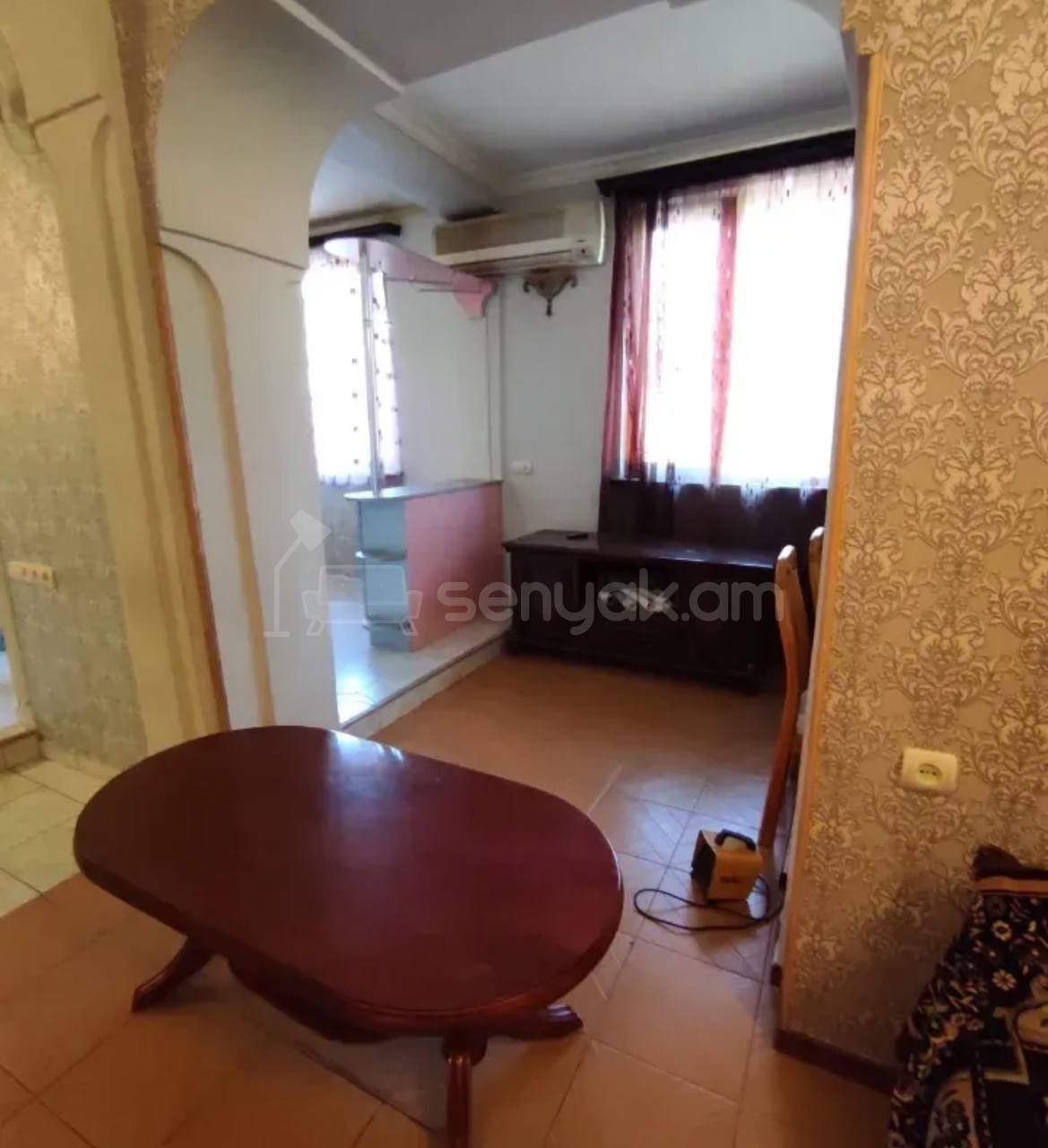 1 Սենյականոց Բնակարան Քարե Շենքում, 42քմ, 2/5 հարկ, Կապիտալ Վերանորոգված
