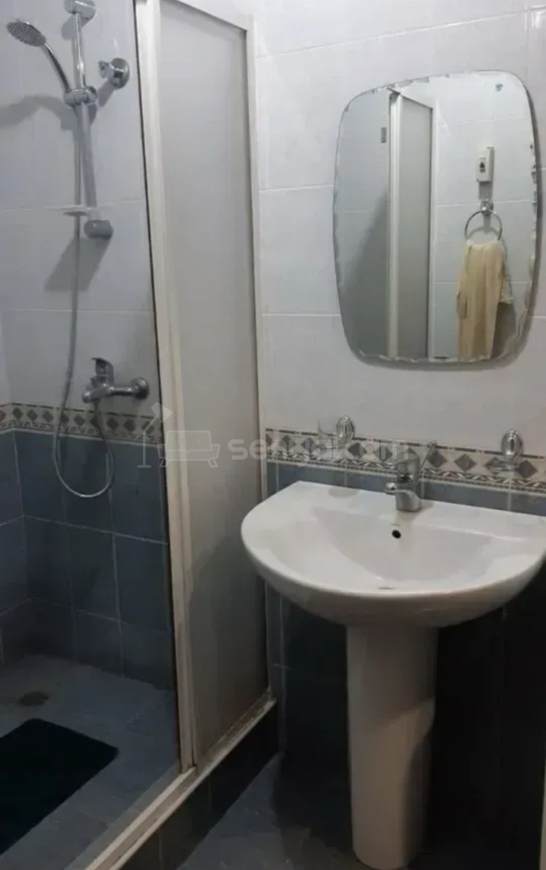 2 Սենյականոց Բնակարան Քարե Շենքում, 72քմ, 4/5 հարկ, Կապիտալ Վերանորոգված, Կահավորված