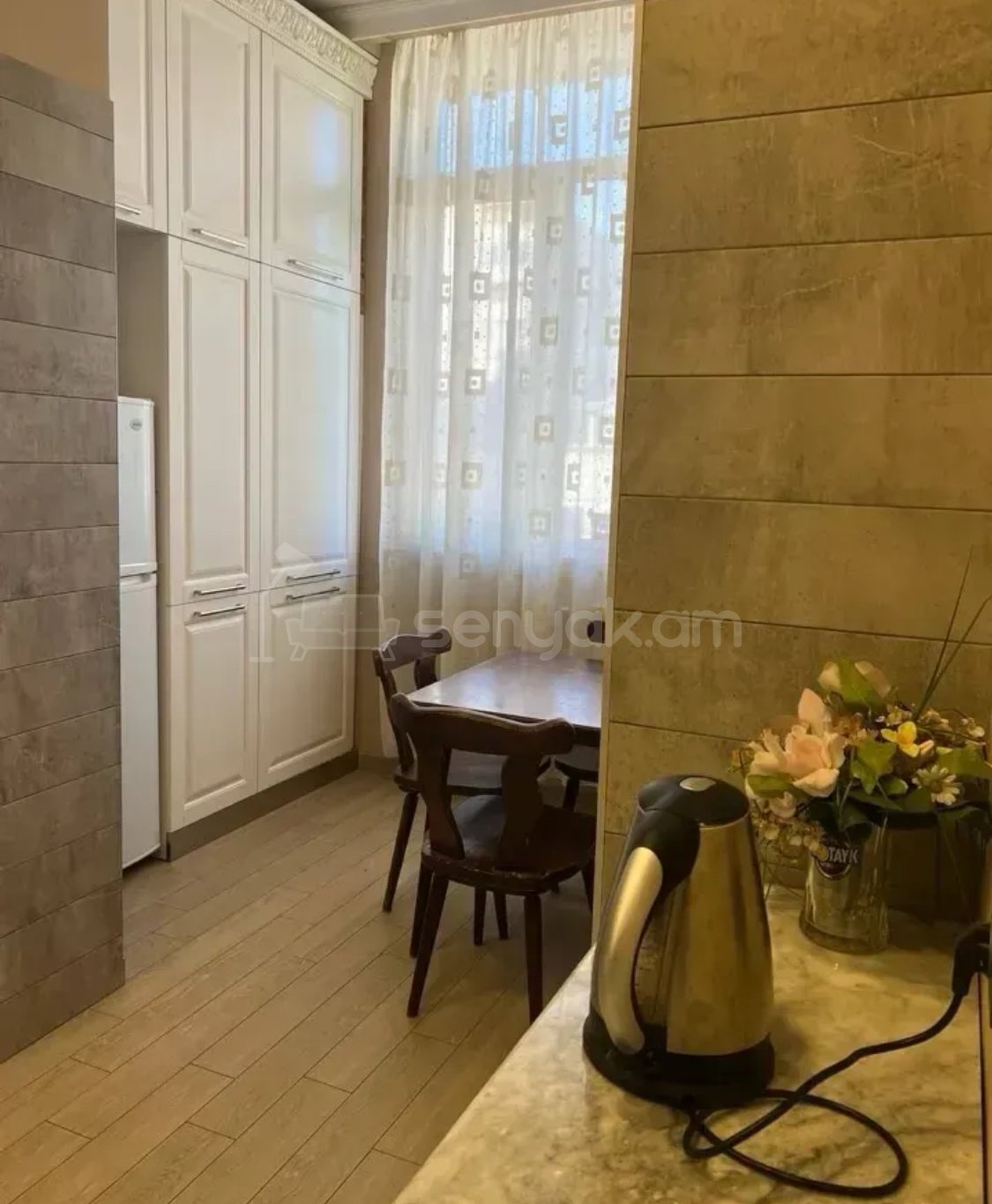 2 Սենյականոց Բնակարան Քարե Շենքում, 72քմ, 4/5 հարկ, Կապիտալ Վերանորոգված, Կահավորված