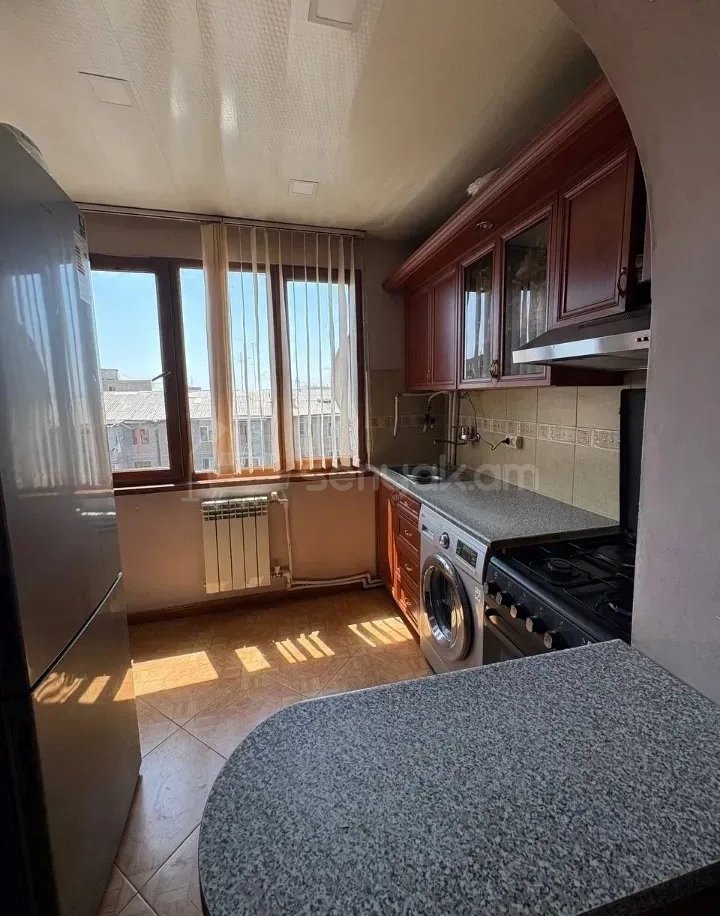 3 Սենյականոց Բնակարան, 81քմ, 5/5 հարկ, Նորմալ Վիճակում