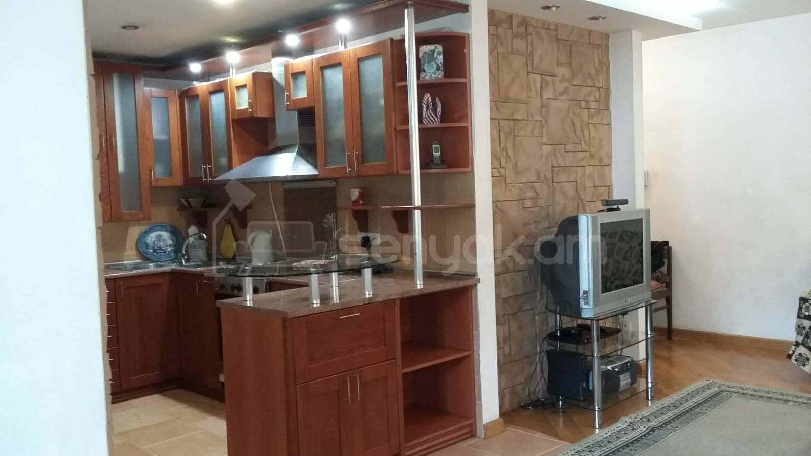 2 Սենյականոց Բնակարան Քարե Շենքում, 55քմ, 5/5 հարկ, Կապիտալ Վերանորոգված, Կահավորված, Արևկող