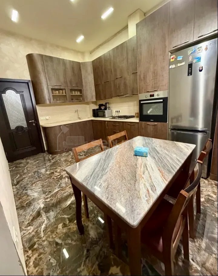 2 Սենյականոց Բնակարան Նորակառույցում, 77քմ, 1/11 հարկ, Կապիտալ Վերանորոգված, Կահավորված, Արևկող