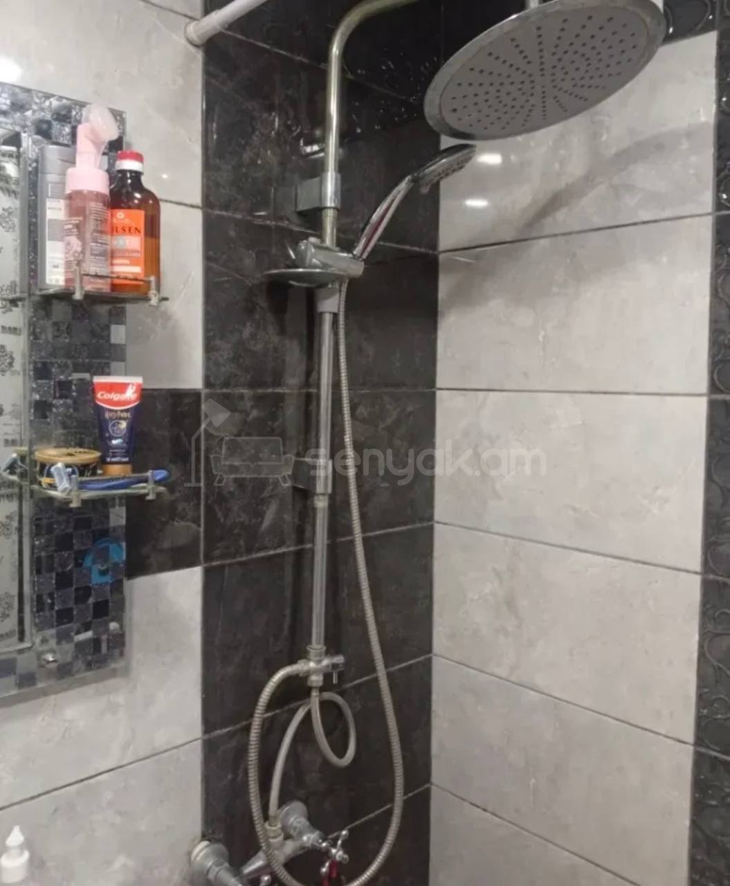 3 Սենյականոց Բնակարան Քարե Շենքում, 64քմ, 1/4 հարկ, Կապիտալ Վերանորոգված