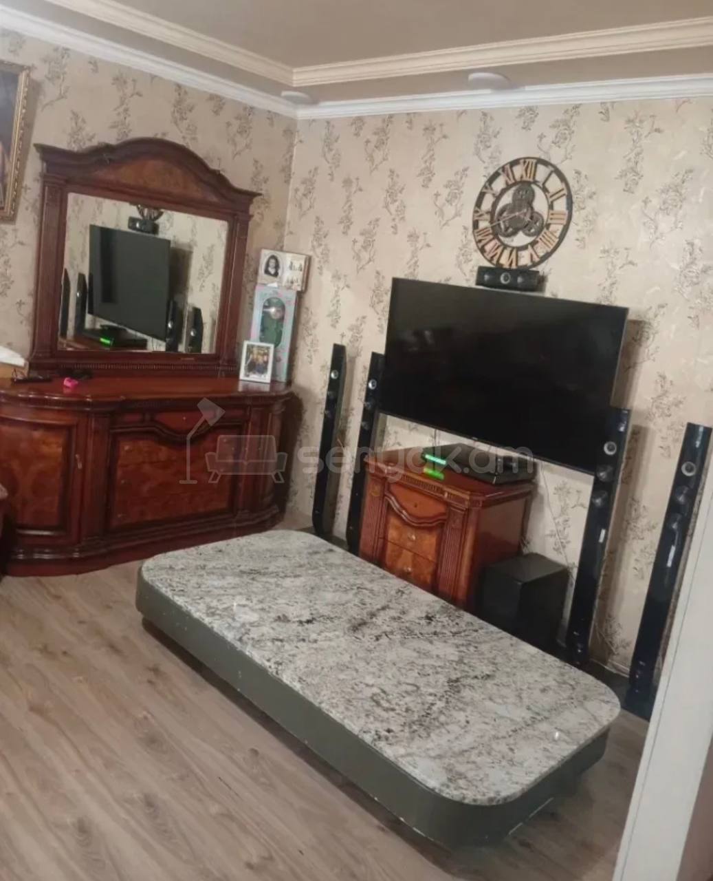 3 Սենյականոց Բնակարան Քարե Շենքում, 64քմ, 1/4 հարկ, Կապիտալ Վերանորոգված