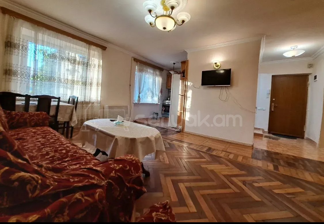 2 Սենյականոց Բնակարան Քարե Շենքում, 50քմ, 2/5 հարկ, Նորմալ Վիճակում