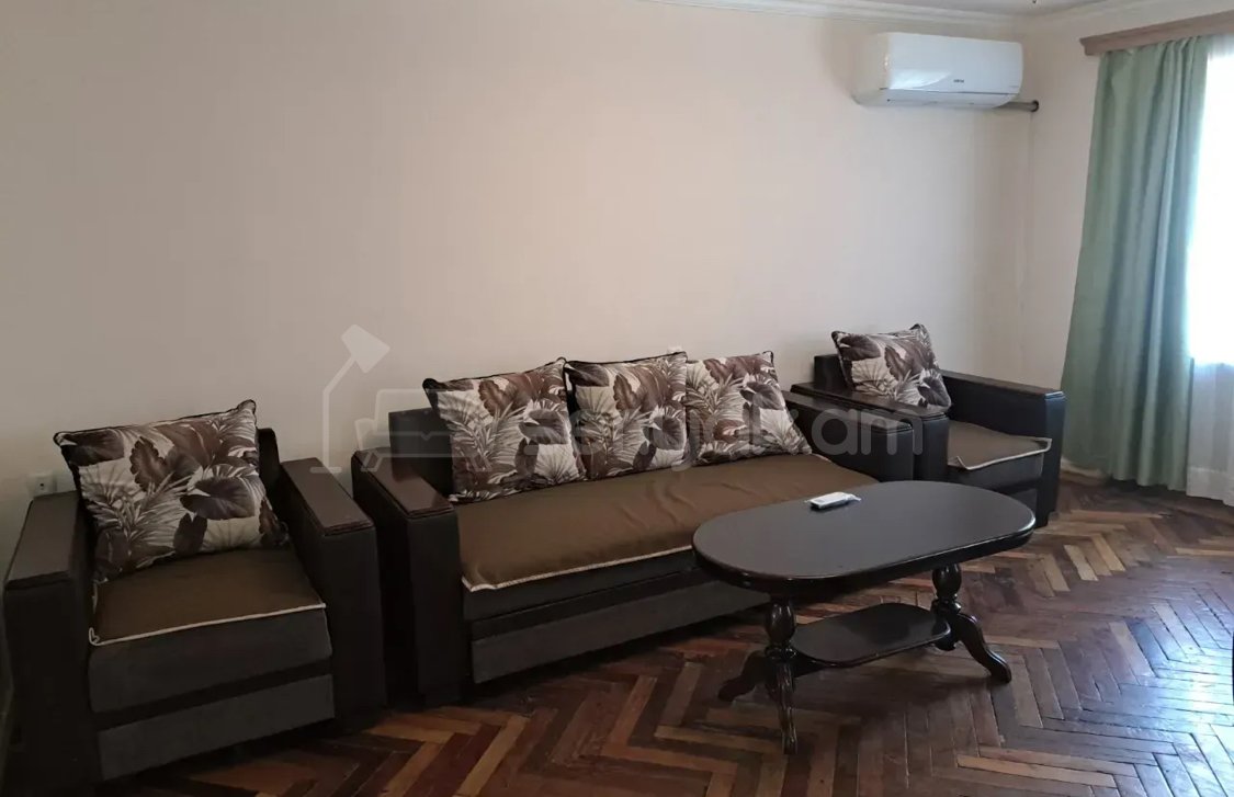 2 Սենյականոց Բնակարան Քարե Շենքում, 50քմ, 2/5 հարկ, Նորմալ Վիճակում