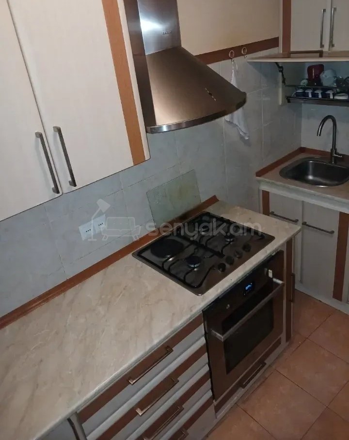 3 Սենյականոց Բնակարան, 71քմ, 15/16 հարկ, Նորմալ Վիճակում