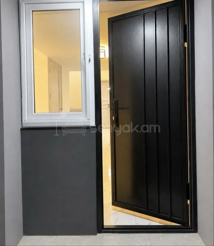 3 Սենյականոց Բնակարան Քարե Շենքում, 68քմ, 2/2 հարկ, Նորմալ Վիճակում, Կահավորված, Արևկող