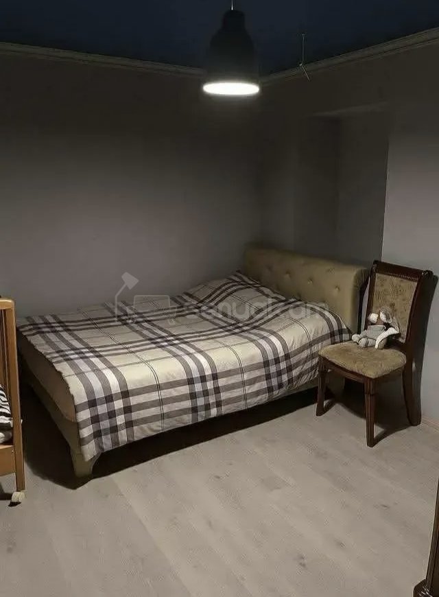 2 Սենյականոց Բնակարան Քարե Շենքում, 56քմ, 1/1 հարկ, Նորմալ Վիճակում, Կահավորված, Արևկող