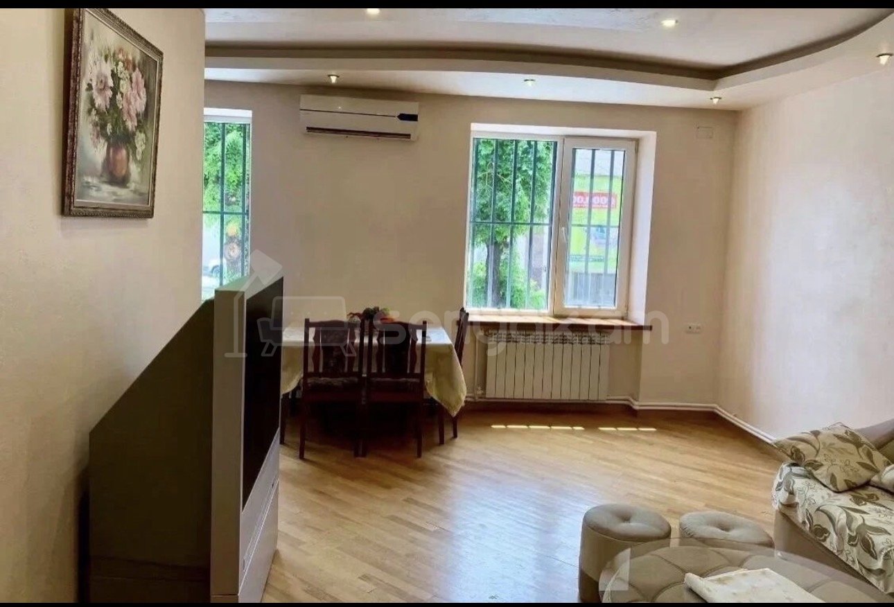 2 Սենյականոց Բնակարան Քարե Շենքում, 56քմ, 2/5 հարկ, Կապիտալ Վերանորոգված, Կահավորված, Արևկող