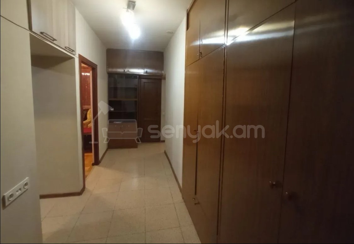 2 Սենյականոց Բնակարան Քարե Շենքում, 60քմ, 5/5 հարկ, Կապիտալ Վերանորոգված, Կահավորված