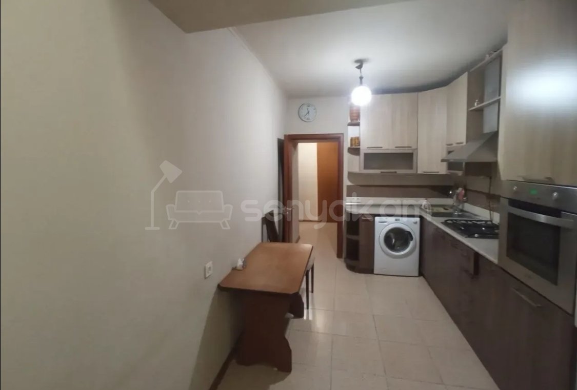2 Սենյականոց Բնակարան Քարե Շենքում, 60քմ, 5/5 հարկ, Կապիտալ Վերանորոգված, Կահավորված