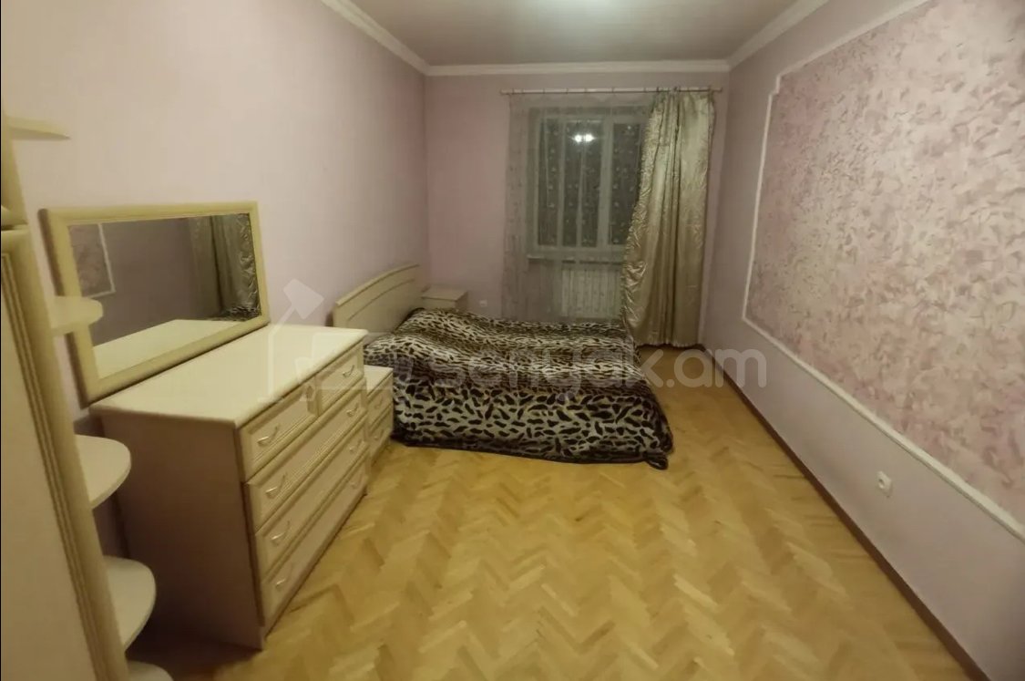 2 Սենյականոց Բնակարան Քարե Շենքում, 60քմ, 5/5 հարկ, Կապիտալ Վերանորոգված, Կահավորված