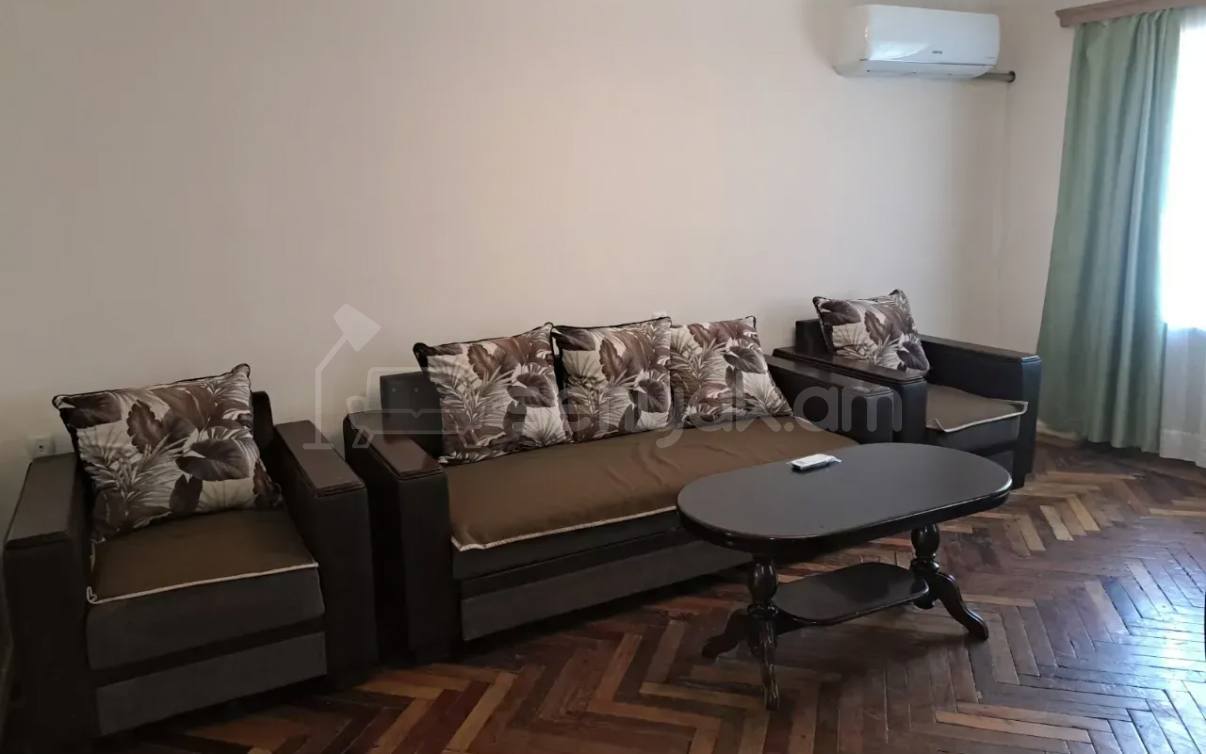 2 Սենյականոց Բնակարան Քարե Շենքում, 50քմ, 2/5 հարկ, Կապիտալ Վերանորոգված