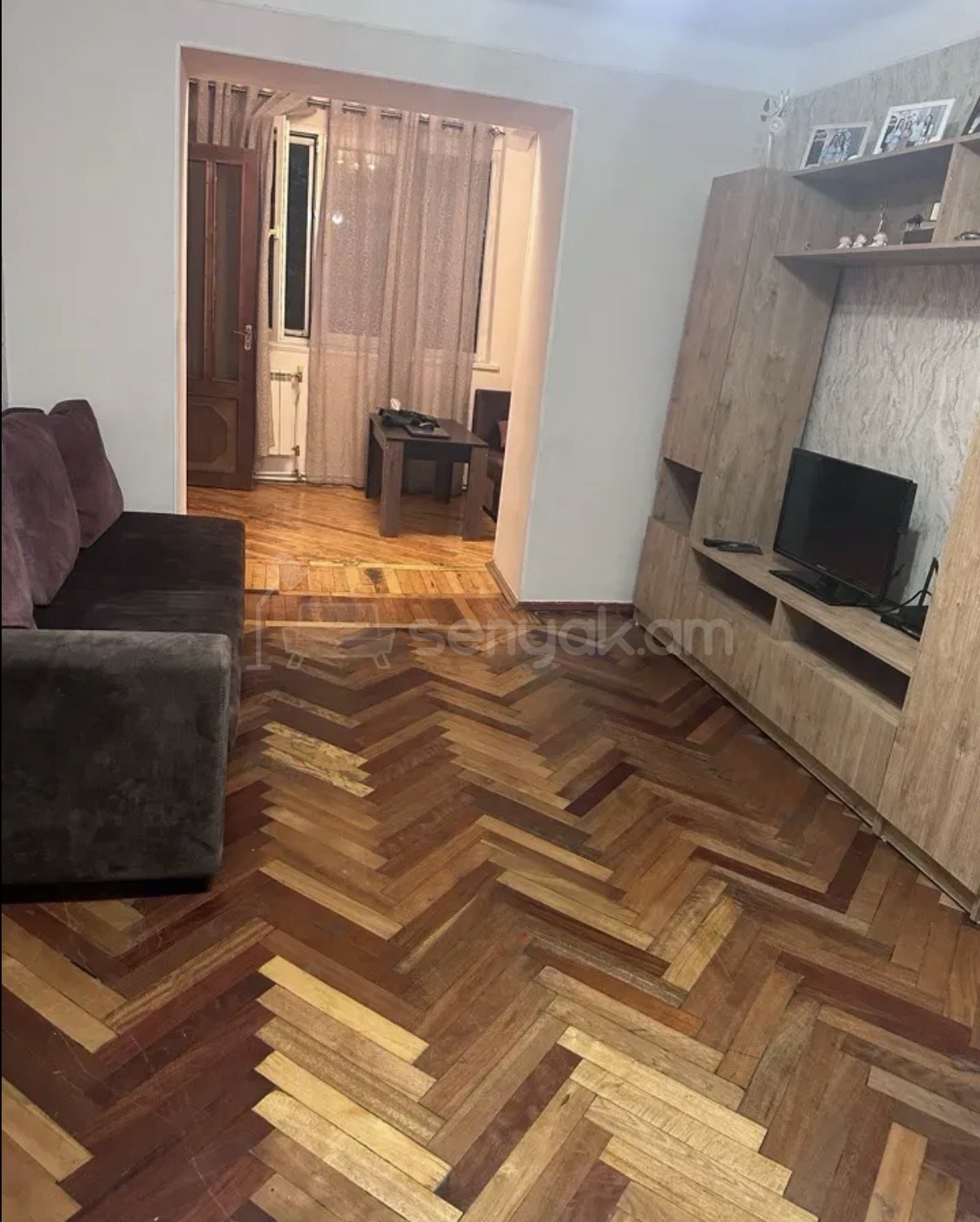 3 Սենյականոց Բնակարան Քարե Շենքում, 76քմ, 2/4 հարկ, Կապիտալ Վերանորոգված, Կահավորված