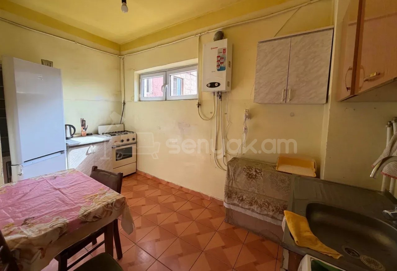 3 Սենյականոց Բնակարան, 70քմ, 4/9 հարկ, Նորմալ Վիճակում, Կահավորված