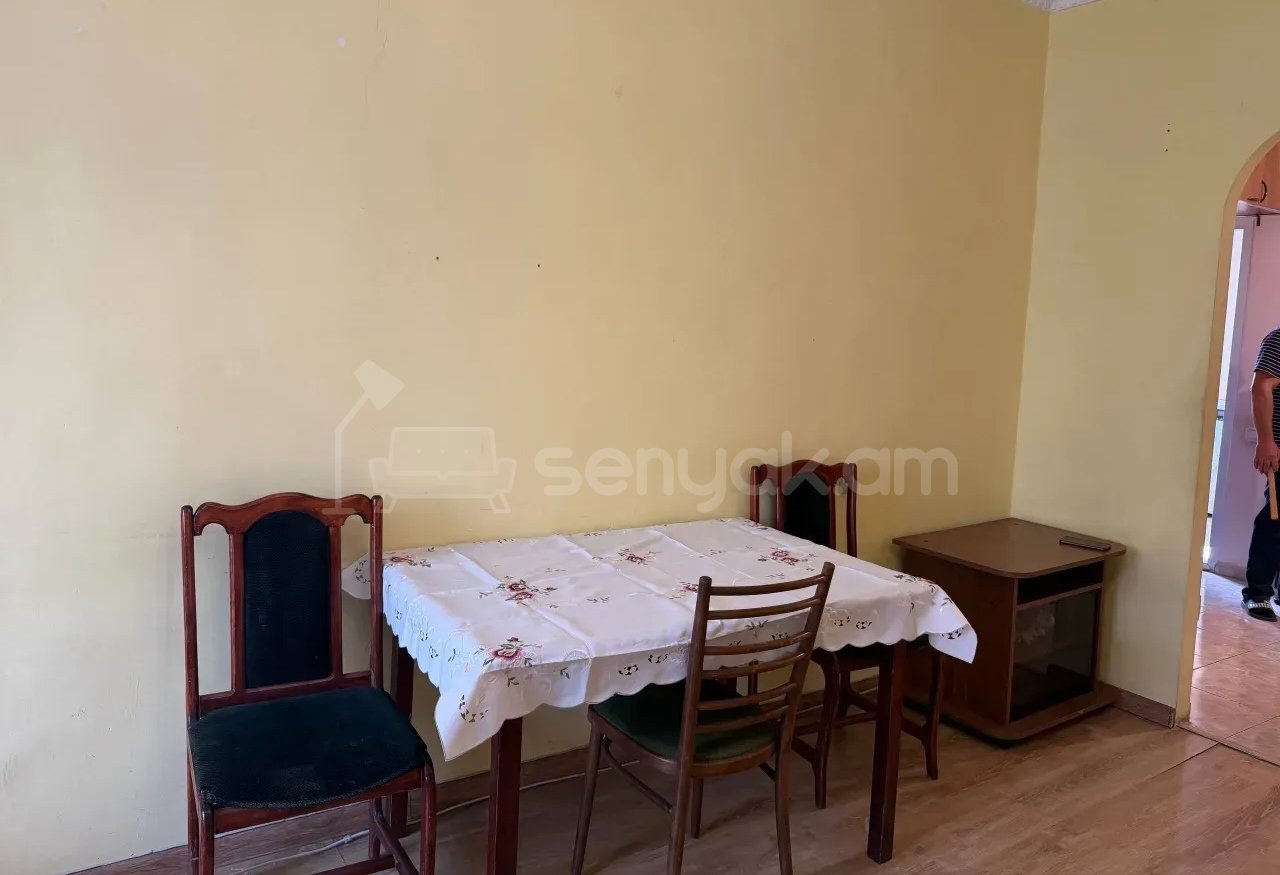 3 Սենյականոց Բնակարան, 70քմ, 4/9 հարկ, Նորմալ Վիճակում, Կահավորված