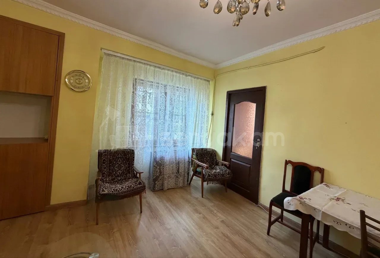 3 Սենյականոց Բնակարան, 70քմ, 4/9 հարկ, Նորմալ Վիճակում, Կահավորված