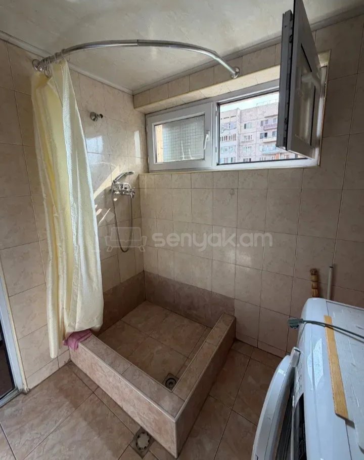 3 Սենյականոց Բնակարան, 70քմ, 4/9 հարկ, Նորմալ Վիճակում, Կահավորված